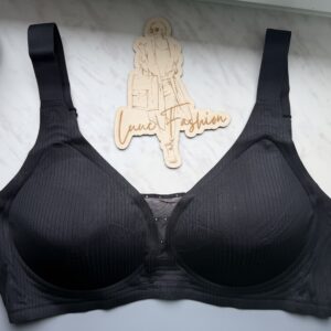 Bezešvá podprsenka Magnolia se zdobením